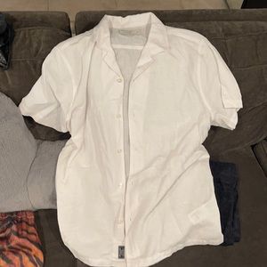 White linen short sleeve Abercrombie collared